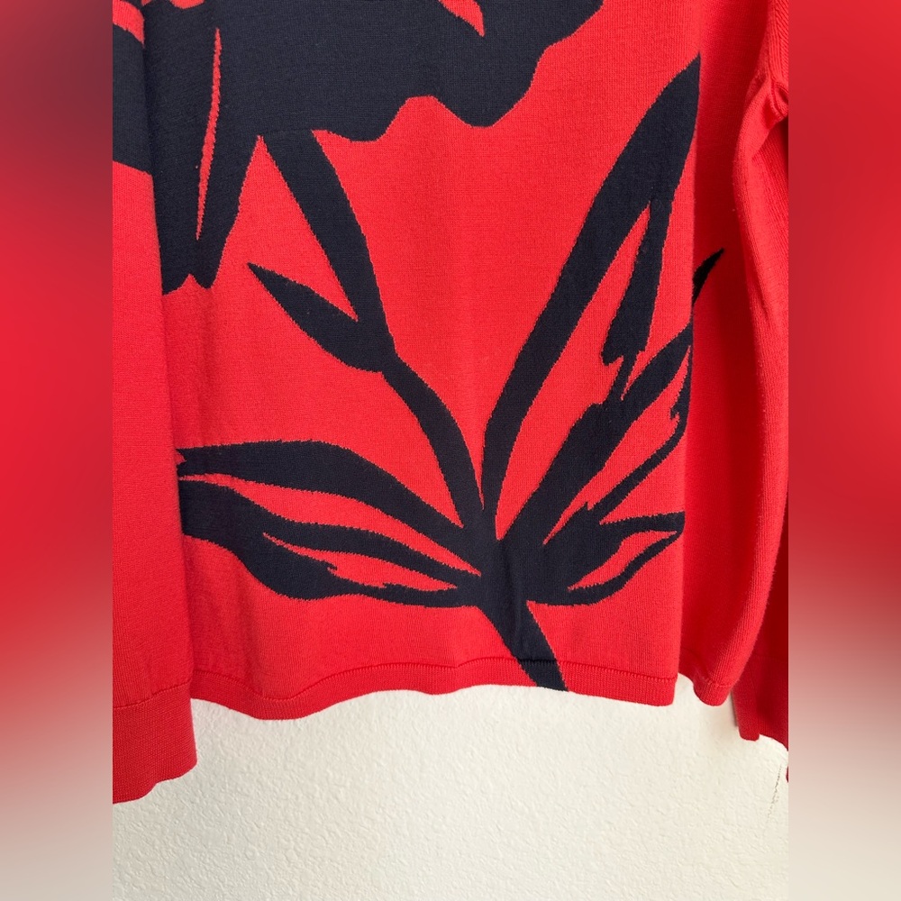 St. John Oversized Floral Intarsia Knit Wool Sweater In Apple Navy XL like NEW‎ - Picture 8 of 14
